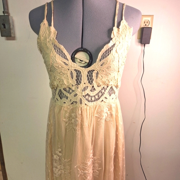 Magnolia Spegetti Strap Maxi Lacy Dress Size S - Picture 2 of 10